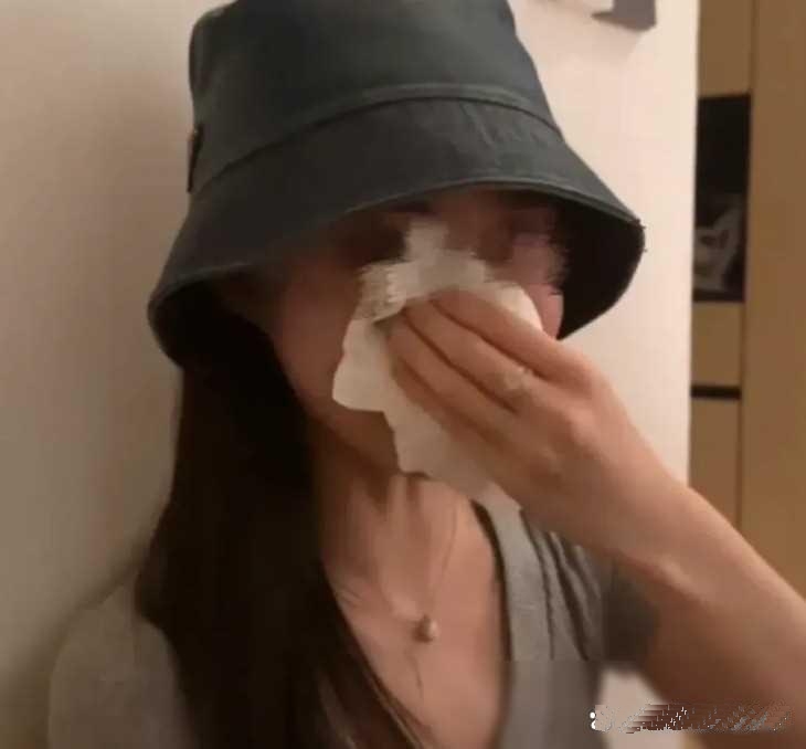 江西抚州，女子丈夫去世后，把未满周岁的女儿留给公婆，她却带着儿子嫁人。年幼的女孩