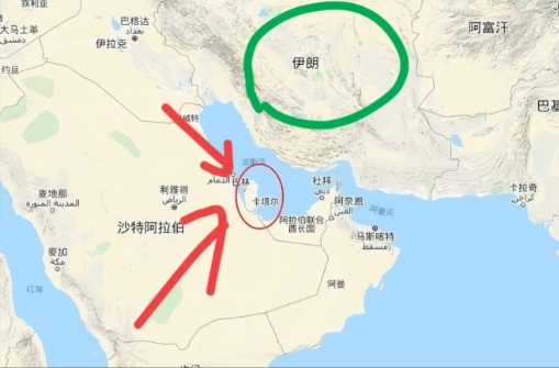 伊朗为啥会打美国卡塔尔基地？答：它在中东最大，它也最近。有多近？伊朗南边到卡塔尔