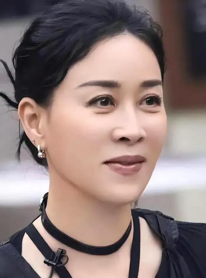 #那英 内娱通讯录# 那英不愧是内娱人脉“大姐大姐长”！花儿与少年集结七姐弟 这