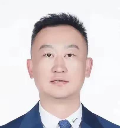 刘维伟糊涂啊！抛弃相伴18年的妻子和两个女儿，还威胁妻子，带着第三者和女儿同行，