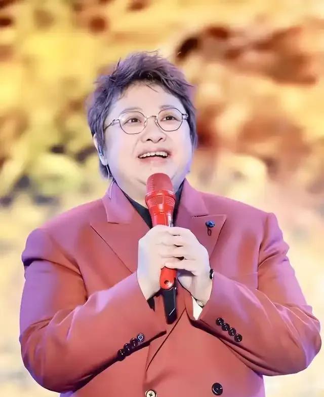 韩红宣布不再录制综艺：未来可能会穷点，但要保留艺术家风骨
韩红坚守艺术风骨的决定
