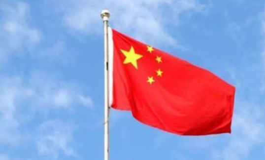 国外专家大受震惊！福建舰刚进行震撼性的电磁弹射，国外专家注意到我们的076两栖攻
