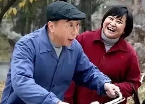 那天，贾玲给冯巩打电话:“师父，我要拍电影，想让你帮我客串一个角色，30万的片酬