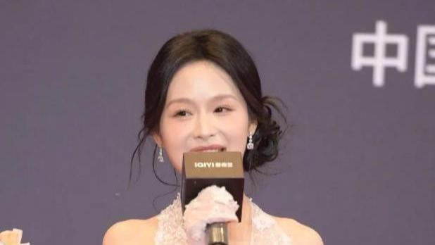 滤镜下的虚幻，盛典曝光真容，短剧明星何去何从？