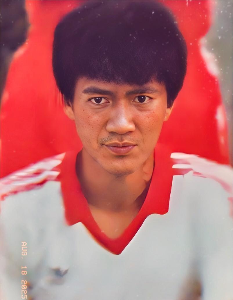 中国足坛历史上的“父子兵”中，陈东的名字对于年轻球迷来说或许有点陌生。
此陈东非