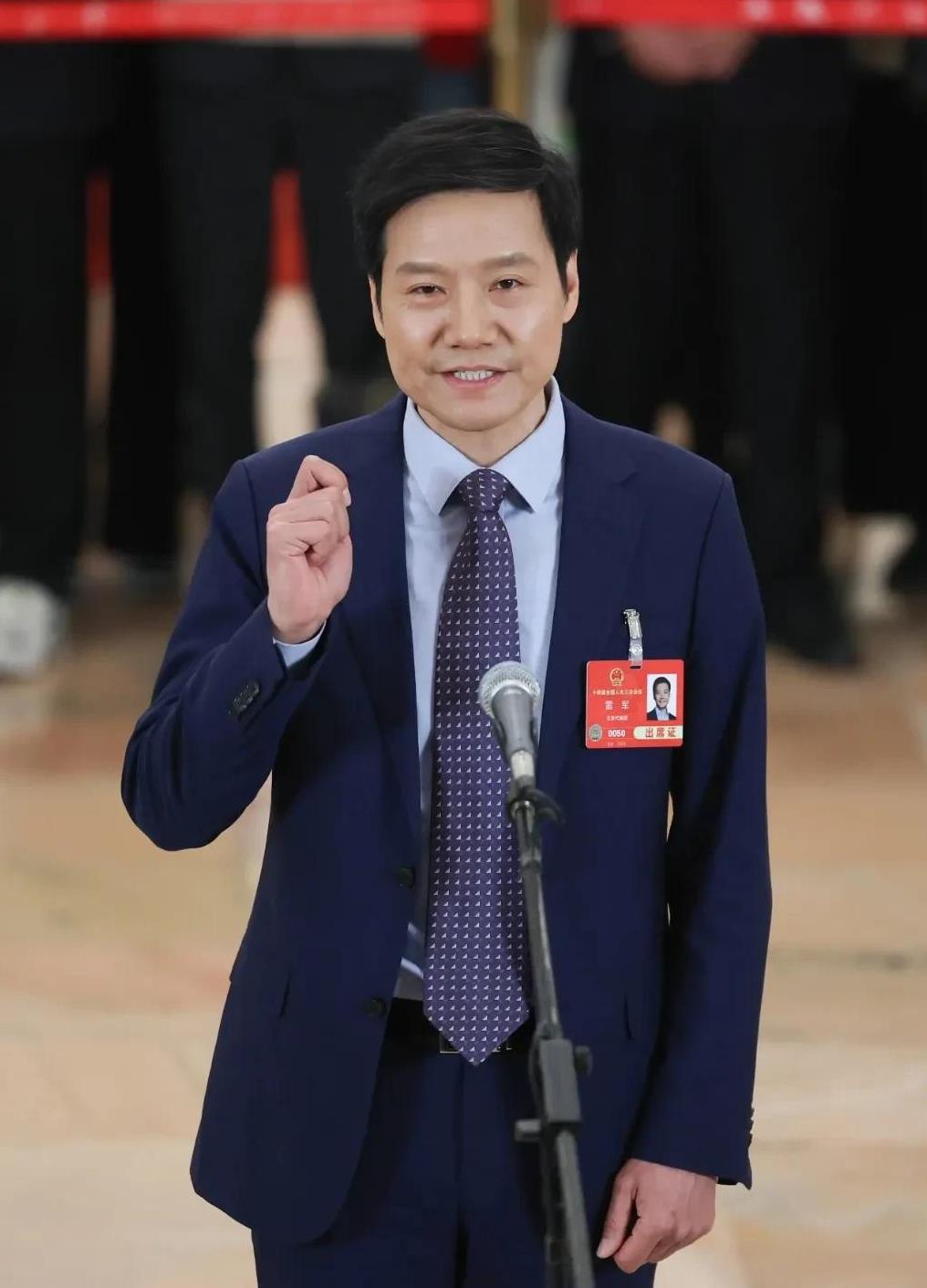 有人说雷军不懂技术，只懂营销。敢和微软、360、腾讯、华为、特斯拉、格力等等国内