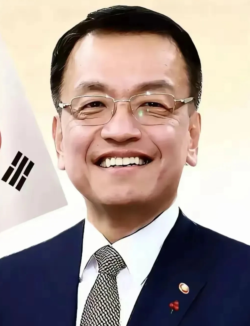 快刀斩乱麻？在野党李在明们一分钟都等不及，弹劾代理总统崔相穆，要和宪法法院打时间