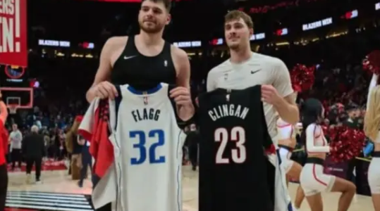 克林根和小杨最好交易掉一个，换浓眉有没有说法？
两个联盟前十身高，大中锋资源溢出