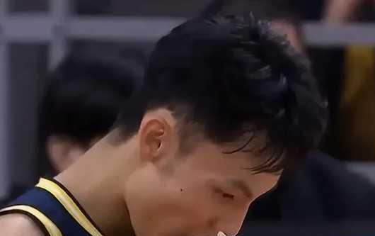 徐杰点赞=官宣离队？想多了！
一条手滑的赞，把宏远球迷吓得连夜做噩梦，评论区瞬间