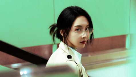 宣璐的戴眼镜妆造，这感觉也是相当可以的了！