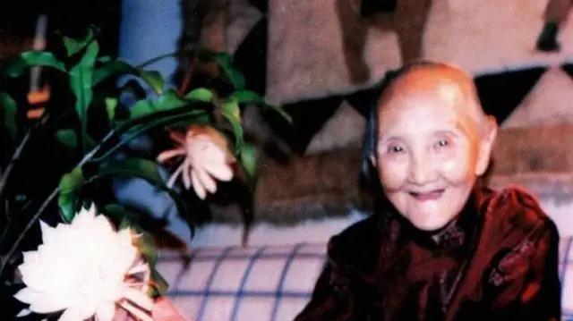 中国传奇母亲，守寡54年，将13个孩子全培养成博士，享年106岁