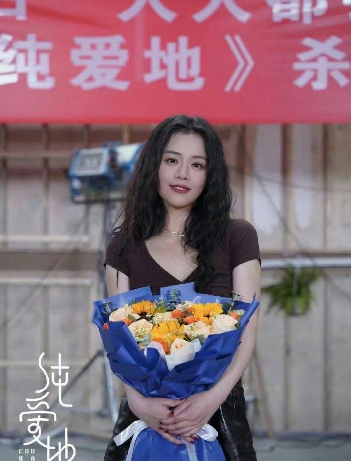 瘦了好多啊，很有气质的美