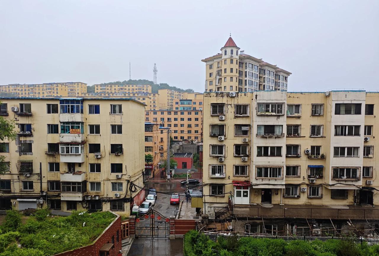         天降及时雨
        昨天早上去早市，发现那黄瓜不怎么滴。