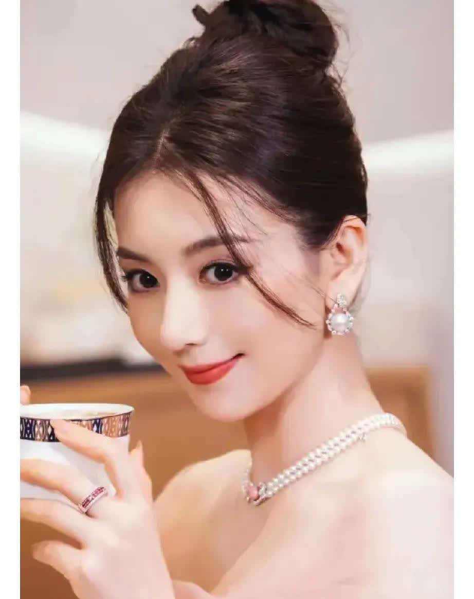不查不知道，一查咋才发现！

郭富城和方媛是“飞机上偶遇，一见钟情，成就夫妻