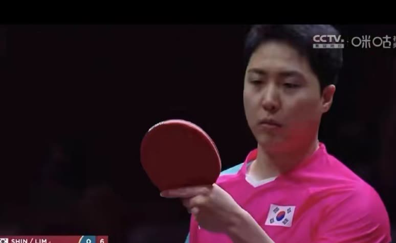 孙颖莎把韩国选手打懵，成经典表情包！球拍被打飞还怀疑有“毒”

多哈世乒赛混