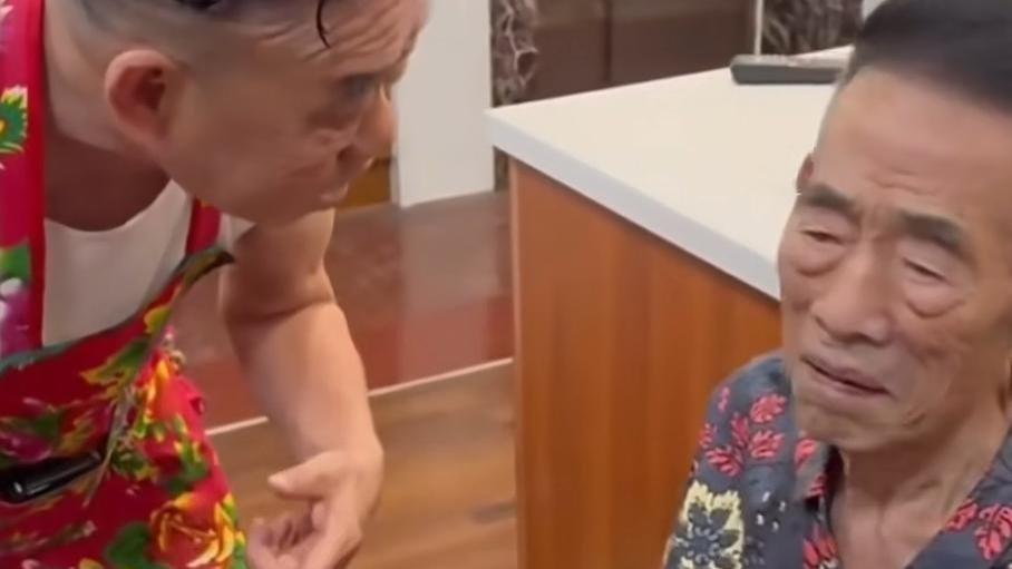 曝杨少华带货报价，30天播27场，给儿子各买一套房，郭德纲说对了