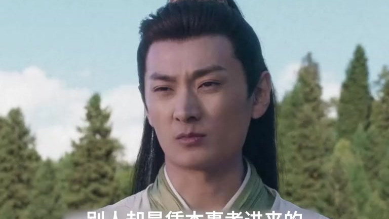 韩立刚踏入黄枫谷山门，拜入门下，便遭遇了新弟子们的刻意针对。究其缘由，竟是因为他是通过走后门的方式才