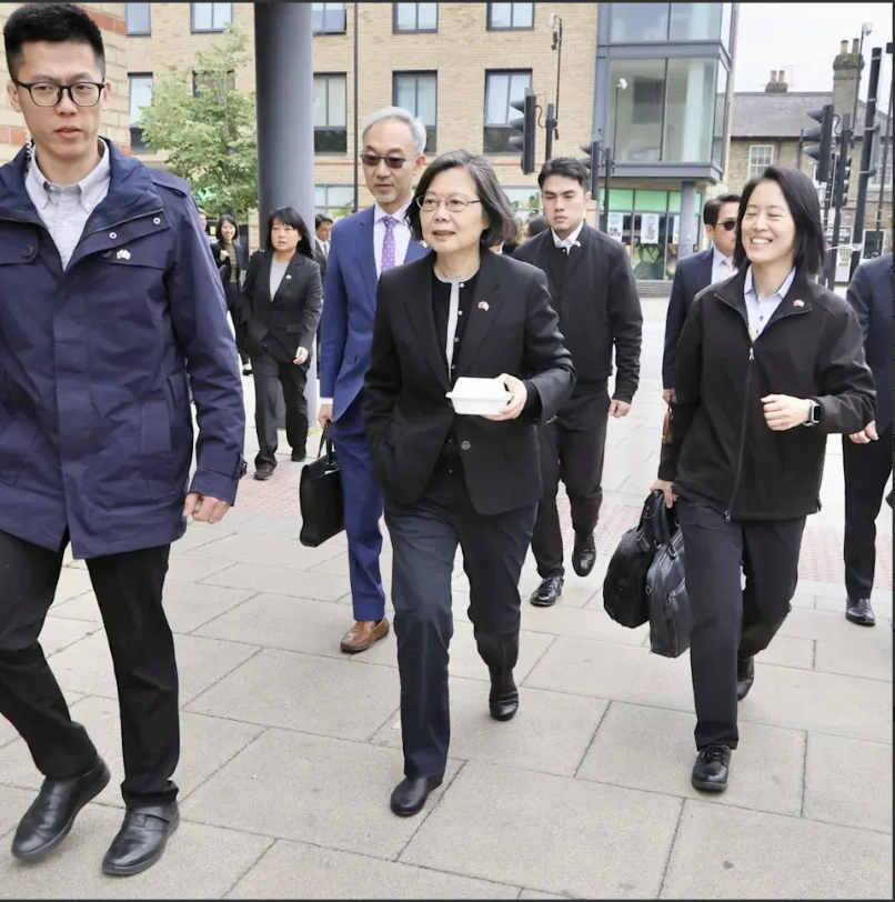 蔡英文或进入下一波“台独顽固分子”清单？蔡英文跑到英国剑桥大学放“独”，鼓吹“对