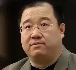 当年，英达不认巴图是年纪不到，英达当年的出轨离婚，不认儿子，其实都是受荷尔蒙左右