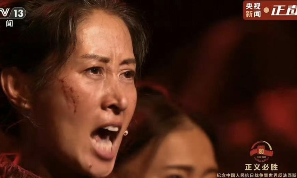 刘敏涛老师的表演更是“催泪弹”，爆发力直接戳心；刘昊然、罗晋的台词自带正气buf