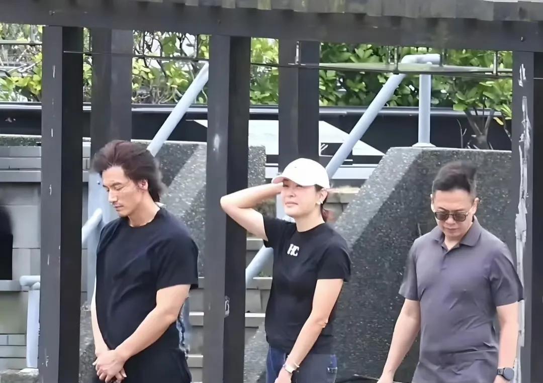 不知不觉她走了半年了
言承旭去金宝山看大S了
又是大风天
最好的杉菜和道明寺
#