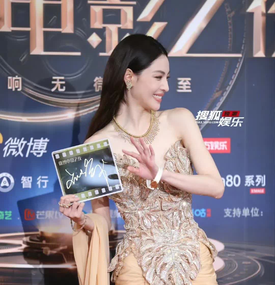 有点理解李现了

钟楚曦这女人

没有哪一个男人能逃得过

想当初两