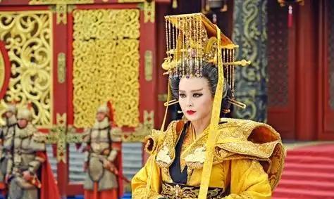 圣历二年（公元699年），武则天任命李旦为相王，并提拔了一些有才华的人，罢免了贪