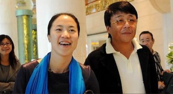 郭斌第一次见王楠时，霸气示爱：你的新郎只能是我！没想到领证2个月后，王楠妈妈哭着