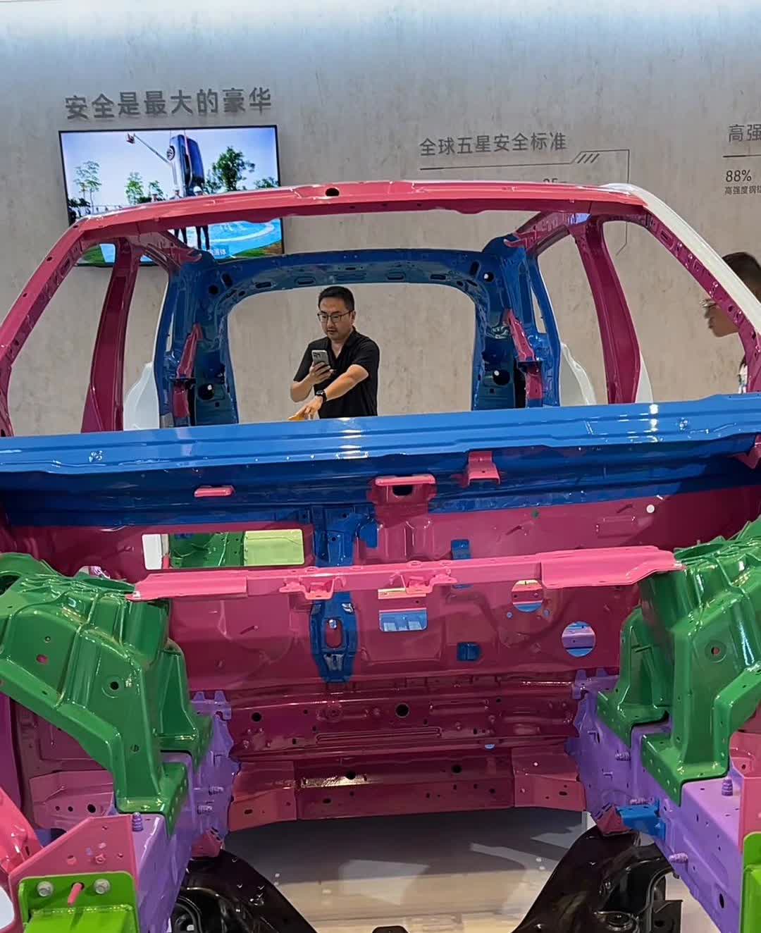 星途星纪元et深度拆解，揭晓震撼价格。
今天晚上就会揭晓价格，大家拭目以待。
