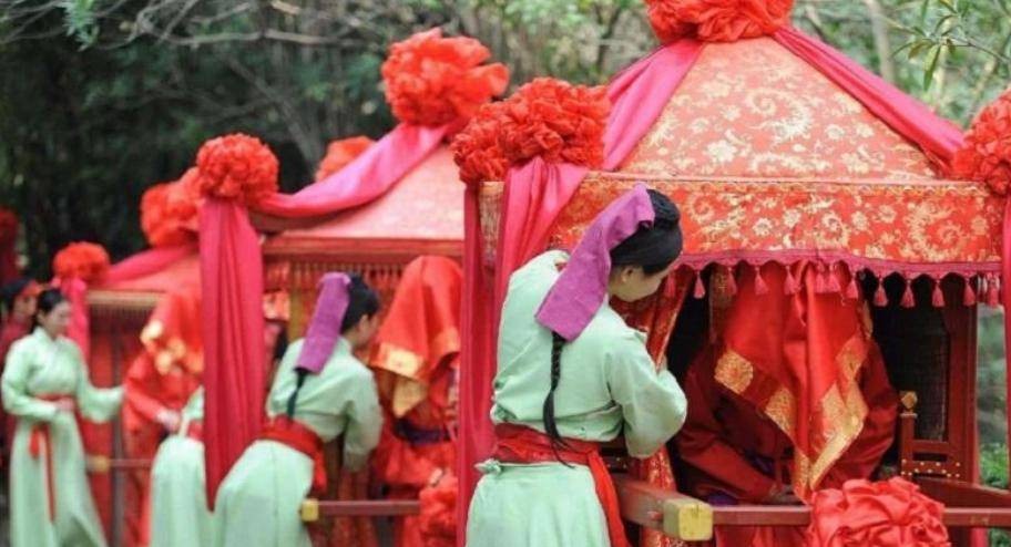 古代人如何解决“光棍汉”的冲动问题？“十七不嫁，长吏配之”