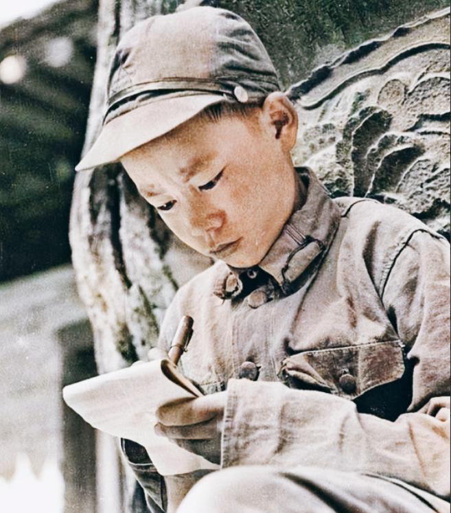 1936年，马家军要枪毙一个12岁的小红军。谁料，小红军说：“你们用大刀砍死我吧