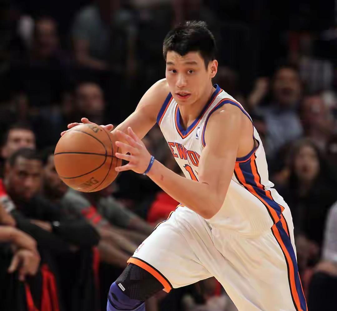 林书豪退役了！高光时刻是尼克斯时期的林疯狂！在NBA球员中只能算中流球员，比姚明