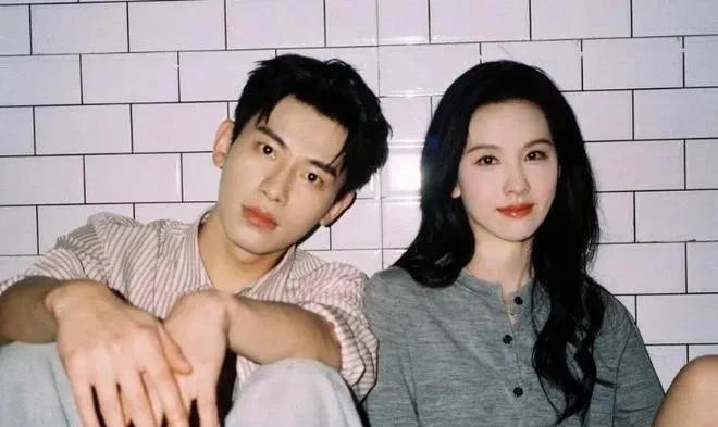 陈都灵辛云来合作？