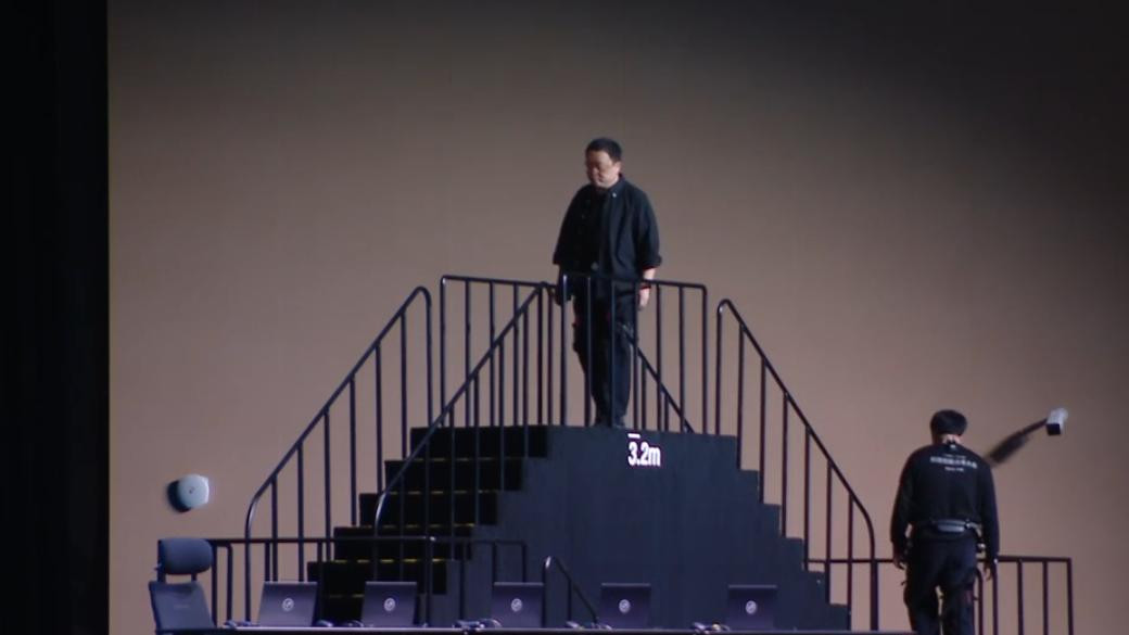 罗振宇的新对手？罗永浩科技春晚变带货大会，上千网友认为很拉