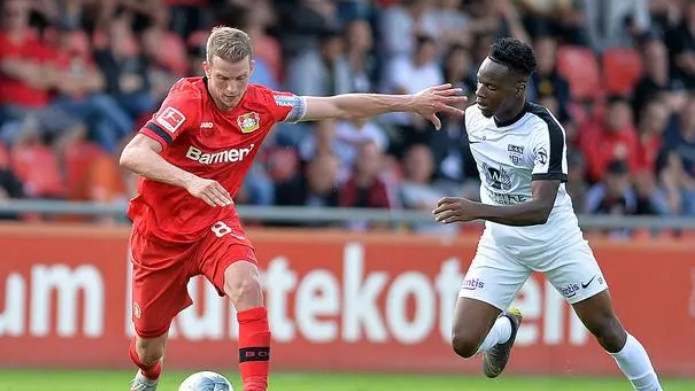 勒沃库森保持留力德甲，柏林联合难攻易