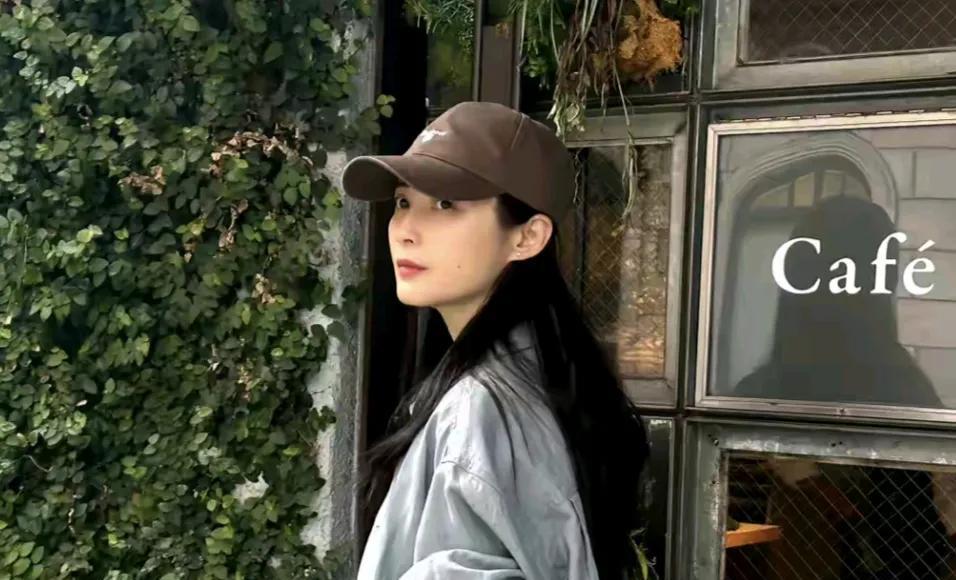 蒋勤勤和陈建斌两人真是太配了。
陈建斌有才华又顾家，对蒋勤勤特别好，把蒋勤勤宠的