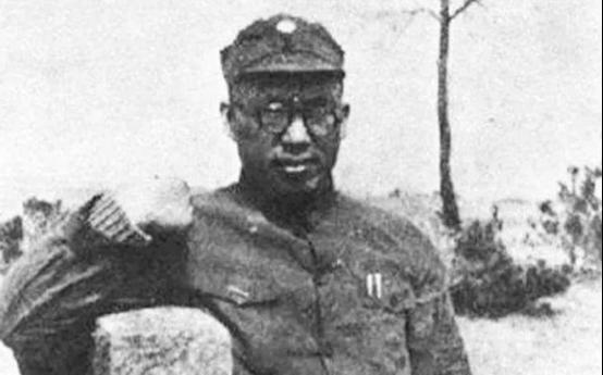 1941年，我军3000人被50000日军包围，罗荣桓拒绝部下三个提议，坚持向南