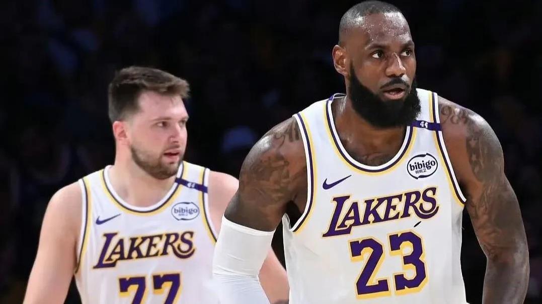 詹姆斯犯了当年里基戴维斯一样的错误，他以为东契奇是来辅佐他的。
ESPN详细报道