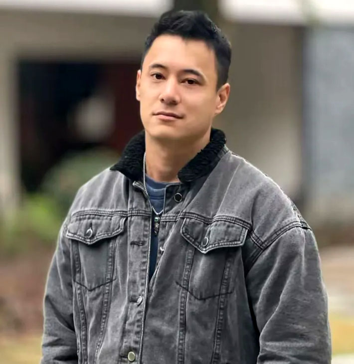 蒋介石的曾孙蒋友青回归大陆，他的两个哥哥在做什么？