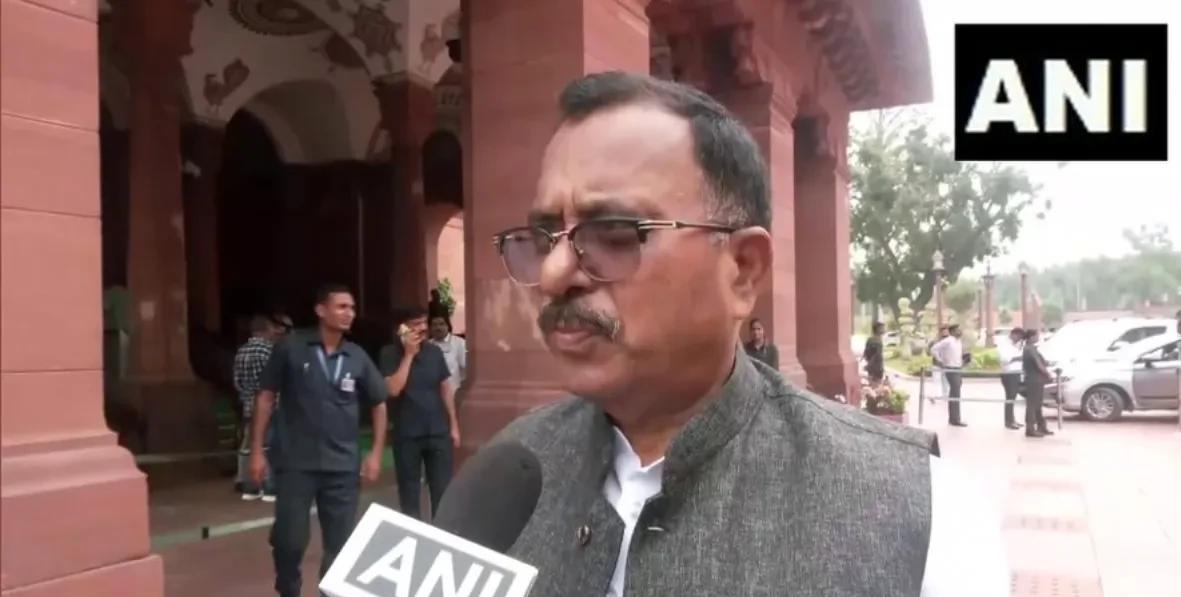 7月21下午看点，印度反对党领袖拉胡尔·甘地表示，他将对莫迪政府施以最严厉的惩罚