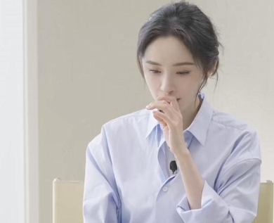 杨幂谈离开嘉行：终于可以接到自己想拍的戏了，既然决定往前走，那就不回头。

杨幂