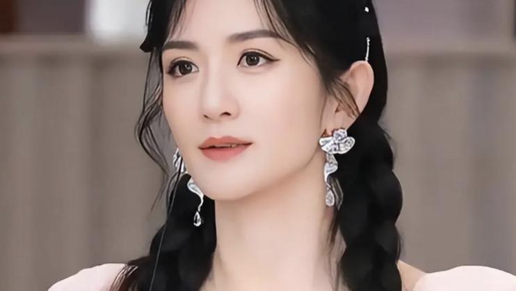 算是跨界嘛？谢娜直播承诺明年开个人演唱会，经典曲目将重登舞台