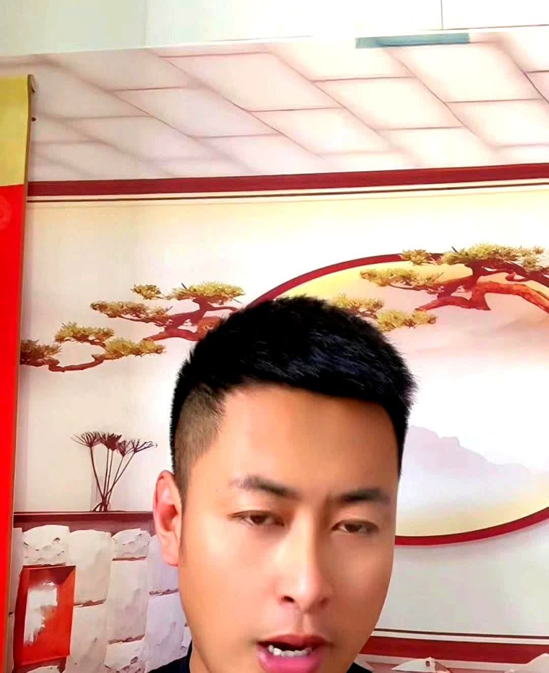 新车上牌一定要避开几个字母。

第一个就是字母R，第二个就是字母U，第三个就