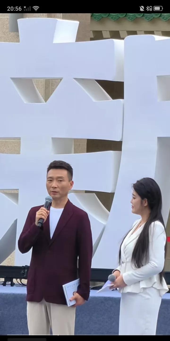 昨天中国首条历史文化街长春市新民大街正式开街，特别邀请央视新闻联播著名主持人康辉