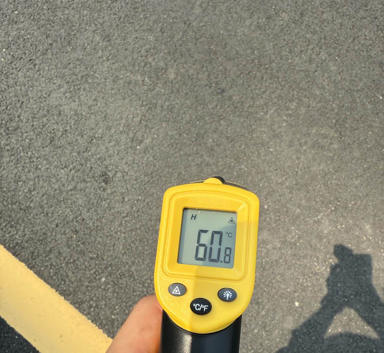 [燃烧的心][燃烧的心]吓我一跳，刚刚测了一下中控89℃

想知道烈日暴晒下