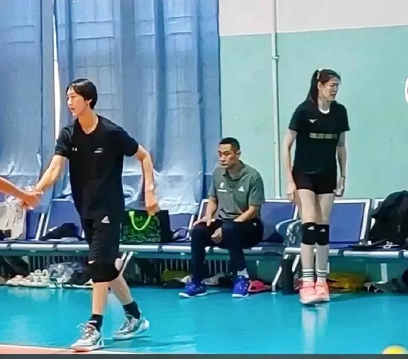 李盈莹究竟还跟不跟队训练？几天来，忽然间关于李盈莹的消息多了起来，据相关自媒体报