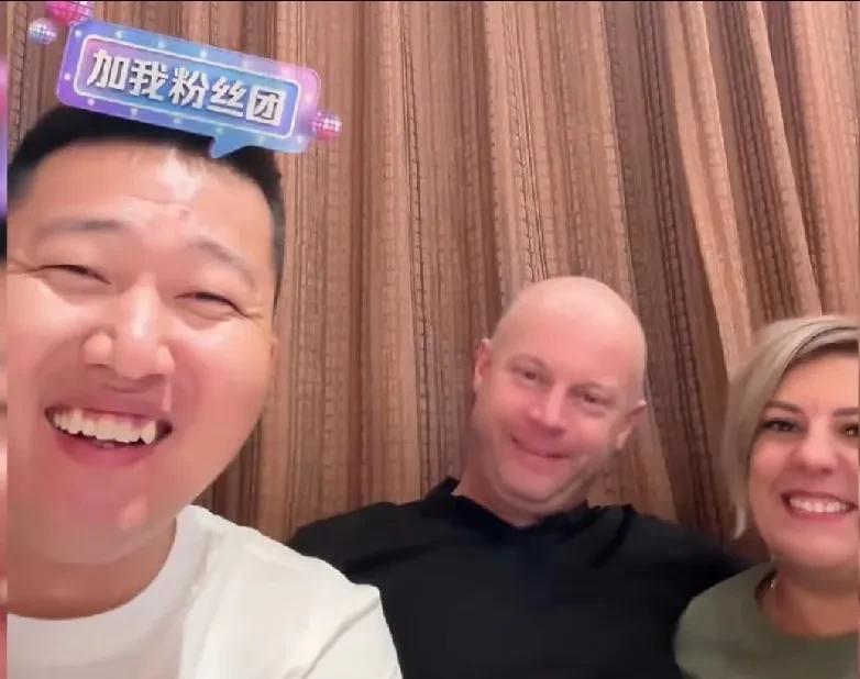 阿楠带俄罗斯二哥一家尝了很多中国美食，结果最让他们上头的，把阿楠都整懵了[泪奔]