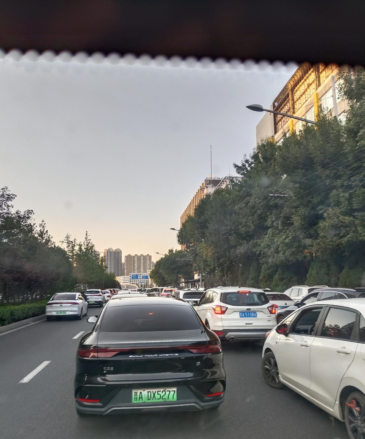 有两三万的预算，
朋友们给个建议吧！