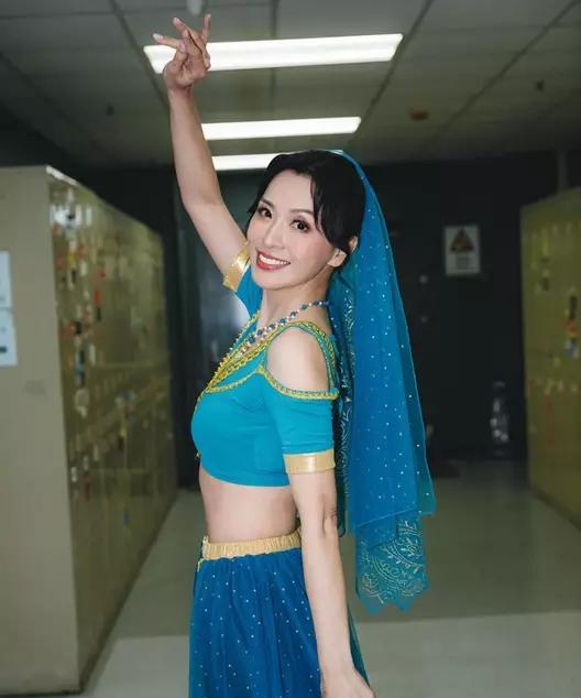 #夏日生活打卡季#“炜哥”陈炜于星期六晚在《万众同心公益金》活动中献艺，以茉莉公