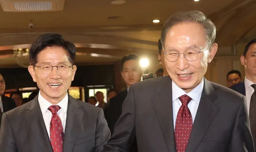 李明博力挺金文洙：“比起李在明，他与美国更合拍”

27日，韩国前总统李明博（M